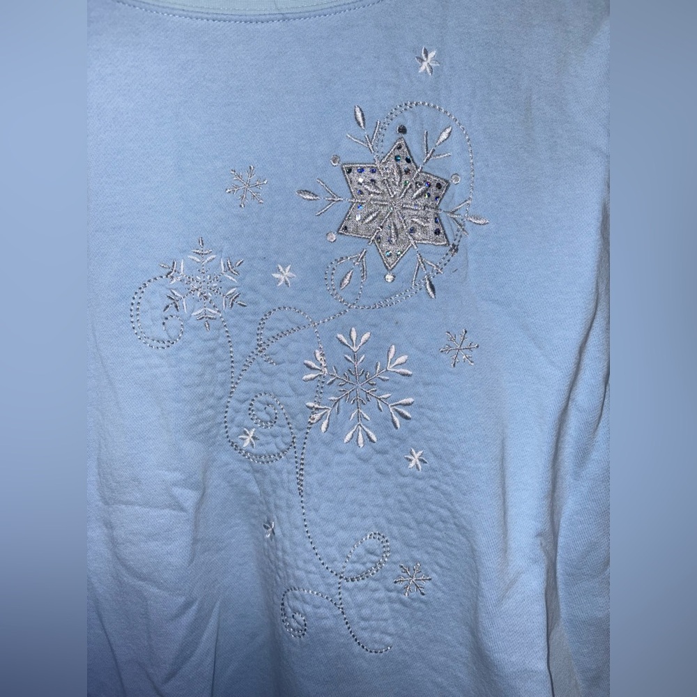 Vintage Holiday Editions Light Blue Snowflake Sweatshirt - Picture 2 of 5